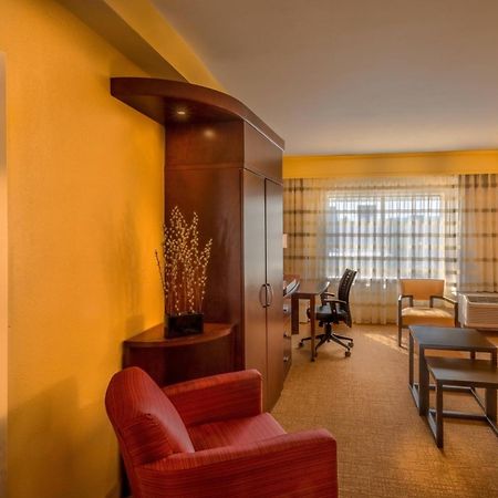 Courtyard By Marriott Charleston Downtown/Civic Center Hotel Exterior foto